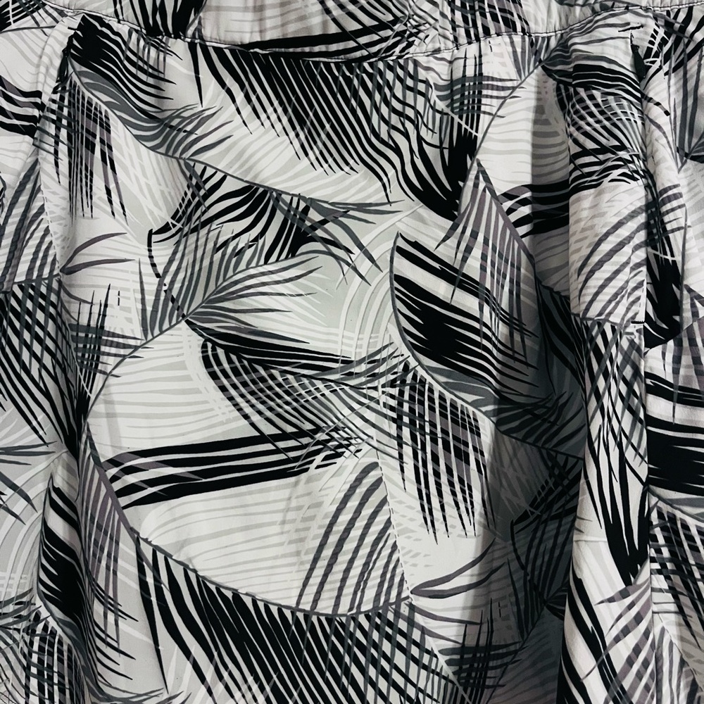 Talbots black & White skirt short XL